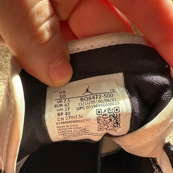 Nike Air Jordan 1 Mid Women’s 10 ‘Barely Rose’ - Picture 4 of 4